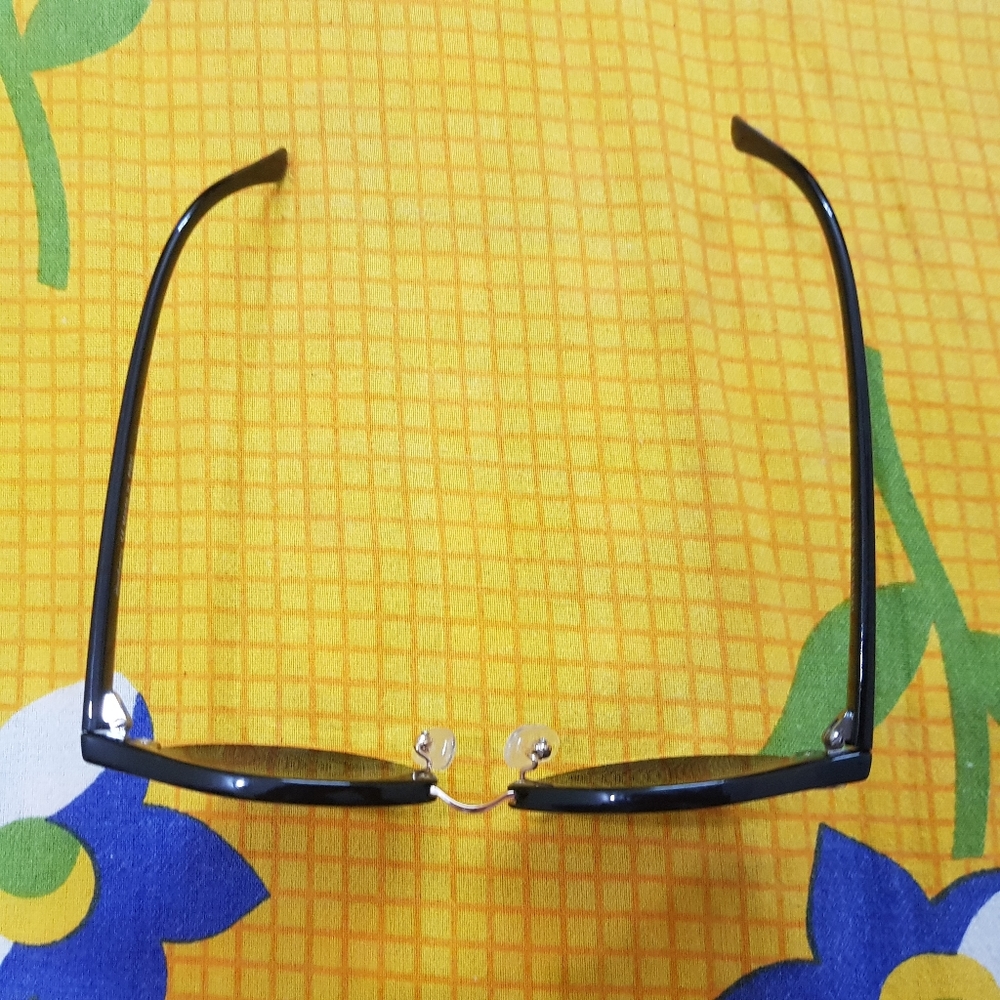 Sunglasses - Picture 2 of 5